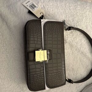 HANLEY CLOSE - FAUX CROC Forrest green
Medium Flapover Shoulder